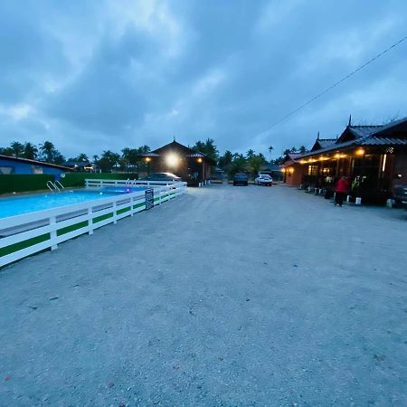 Tts Staycation Chalet Kampung Penarik Buitenkant foto